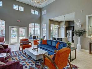 Apartment-Smart Downtown 2 BR