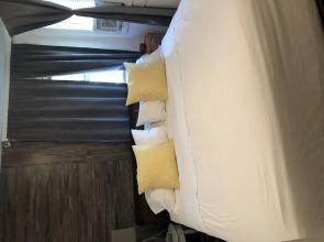 Brushwood House by Smith Point Beach