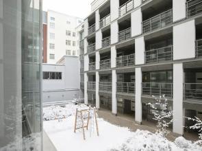 2ndhomes Cozy 1BR Home w Balcony