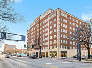 Comfy MW Apts with Gym & WD by Zencity