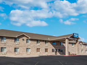 Super 8 by Wyndham Cozad