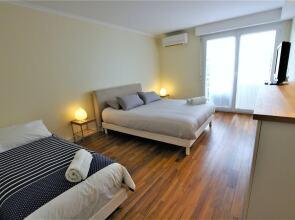 Modern Apartment 1 Bedroom/1 Bathroom in a Palm Beach Area