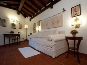 Nora Club Hotel