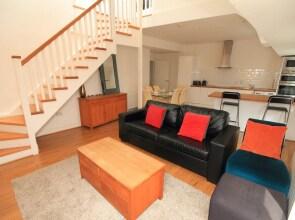 Coppinger Row Sleeps 10 Apartment