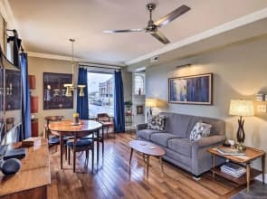 Unique Kansas City Apt: Walk to KC Streetcar Stop!