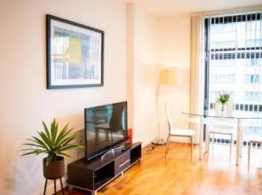 Oyo Home 137 Discovery Dock