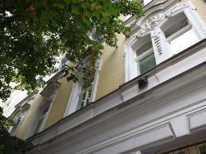 Havlicek Gardens apartment