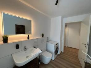 TomsFLAT CityApartments - 3 ROOMS, KITCHEN, WORKSPACE, HIGHSPEED WIFI, FREE PARKING, WASHER & DRYER, BALCONY, 24h Check-in
