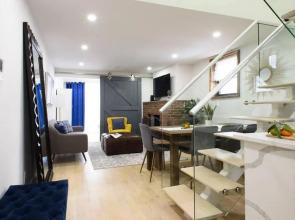 75-5d NEW Quality 3BR Duplex W D Elevator