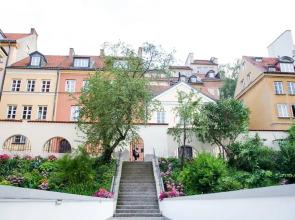 Bridge Old Town Hostel