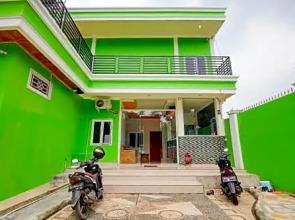 OYO 90715 Green Guesthouse