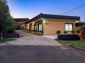 Comfort & Style - Luxurious Central Apartment