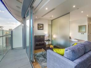 Q Canary Wharf Apartments - Arena Tower