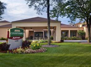 Courtyard  Chicago Naperville