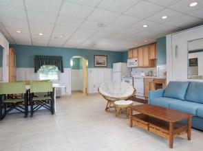 Breezeway Boutique Hotel