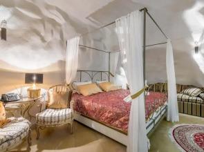 Western Wall Luxury House