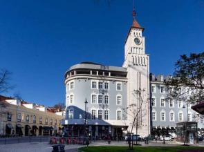 ALTIDO Urban 2BR Apt w/ Park view, in Cais do Sodré