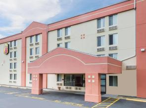 Super 8 by Wyndham Danbury