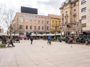 Cvjetni - 300 m From Center - A1