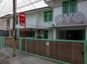 OYO 502 Wisma Bukti