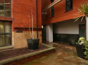Impeccable 1-bed Apartment in Manchester