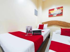 VarcaTeLLe Apartelle by RedDoorz