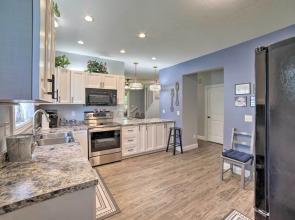 Spacious Fort Wayne Condo w/ Porch + Storage!