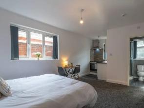 Inviting 1-bed Studio6 in Coventry