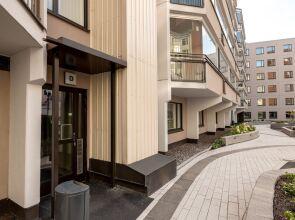 2ndhomes Modern & Cozy 2BR Apt w Balcony