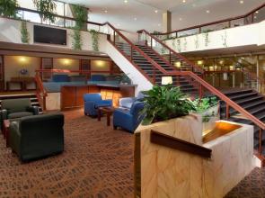 Coast Plaza Hotel & Suites