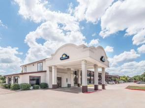 Days Inn by Wyndham Bryan College Station