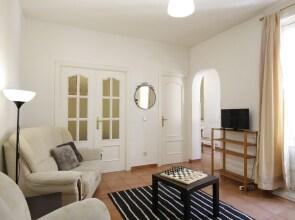 Comodo Apartamento de 2 Habitaciones en Menendez Pelayo