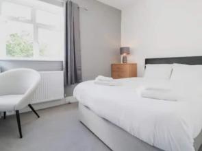 Stunning 6-bed House in London