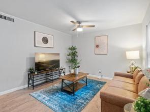 Stylish 1BR Near UT Highland Evonify