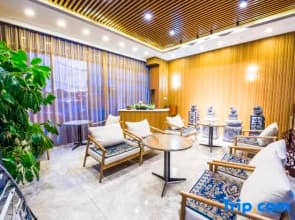 Heston Platinum Palace Hotel(Beijing Aerospace General Hospital Donggaodi Subway Station)