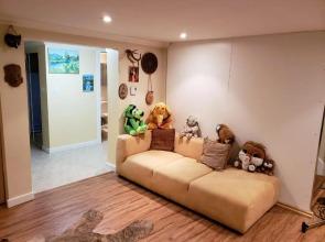 Surrey chic 2 bdrm basement unit