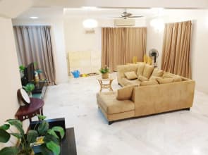Airport Garden Stay #corner hoise 5 rooms #free wifi #parking #tv chanel