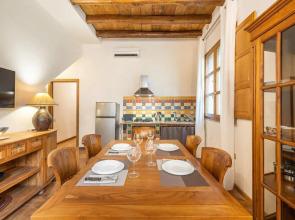 Monkey Mia Apartments