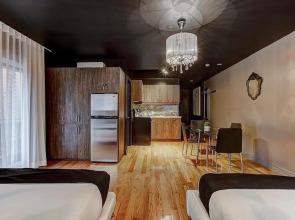 Golden District Yul Standard Studio