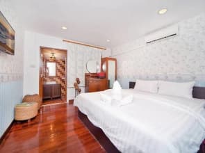 Baan Ruean Thai