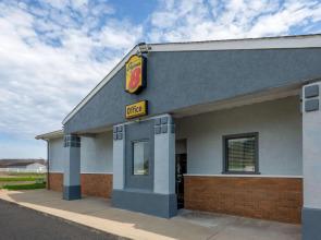 Super 8 by Wyndham Newcomerstown