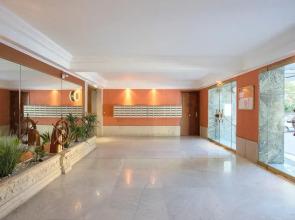 Grand studio face port et plage