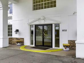 Travelodge by Wyndham LaFayette