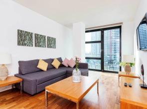 Plush Apartment In London With Balcony