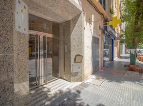 Bright Málaga Beach and Downtown Apartment