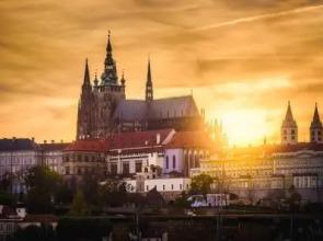 Triplex Kings Apartment in Old Town