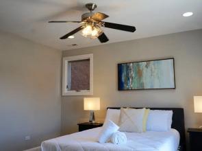 McCormick Business Traveler Delight w 2 Balconies