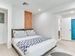 Fort Lauderdale Duplex ~ 6 Mi to Los Olas Beach!