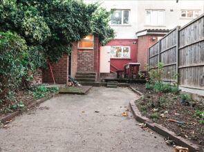 Bazely Street - Deluxe Double Room