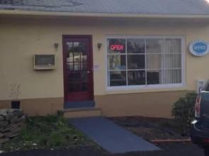 Colonial Village Motel